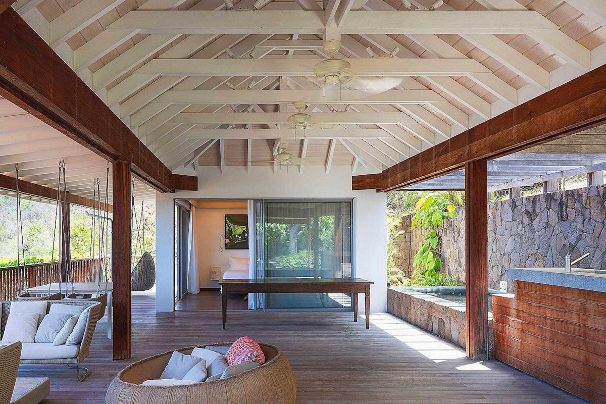 Plunge pool patio