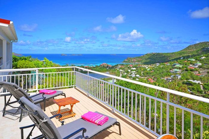 Bonjour Villa is located on a hillside in St. Jean overlooking St Jean Bay