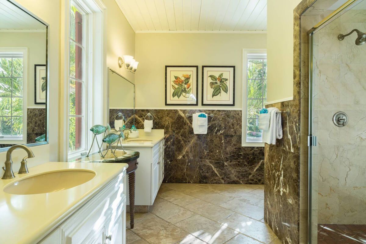 En suite bathroom