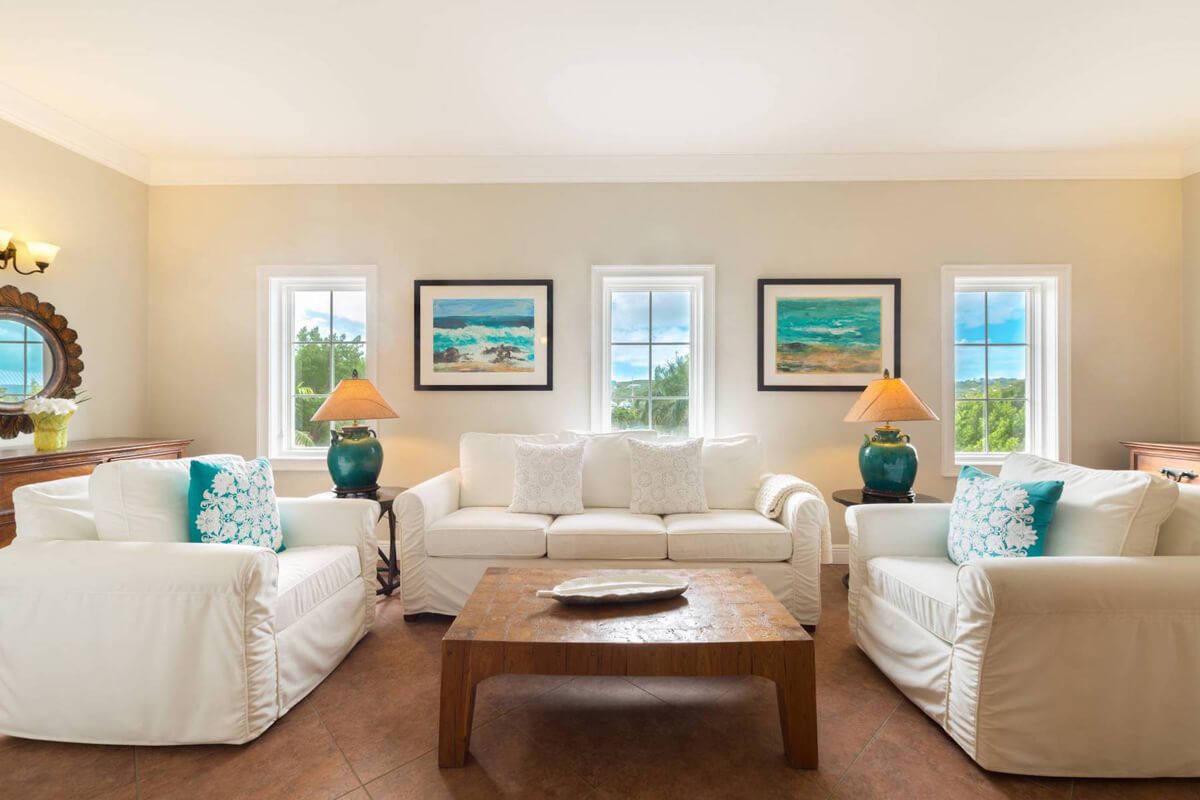 Lounge on the upper level landing