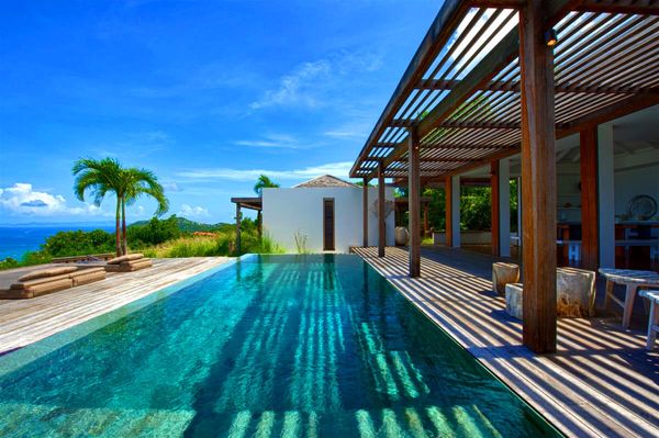 Rock U Villa enjoys great Caribbean views from the pool deck