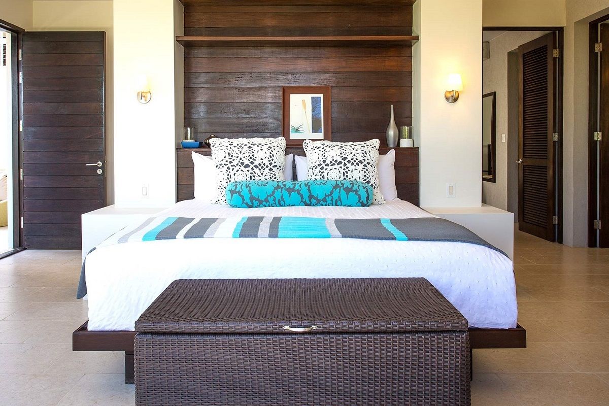 Lower level bedroom suite