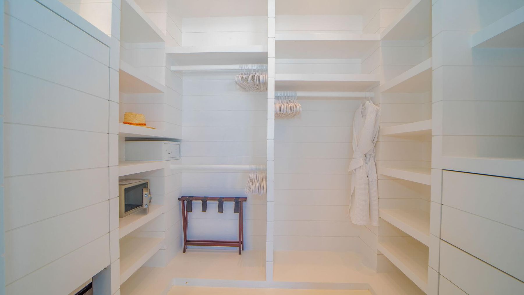 Walk in closet