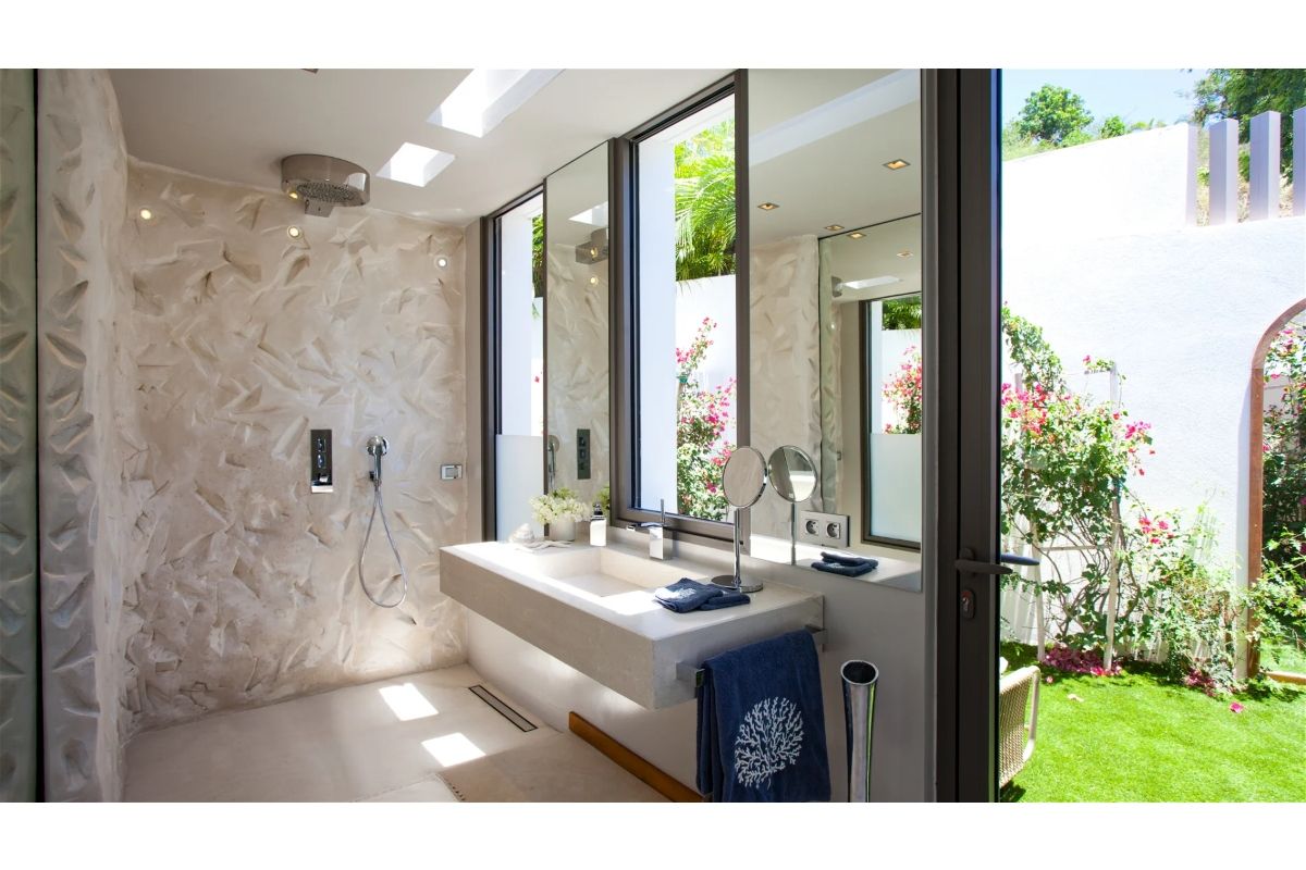 En suite bathroom for bedroom two