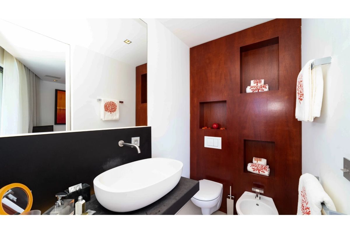 En suite bathroom for bedroom four