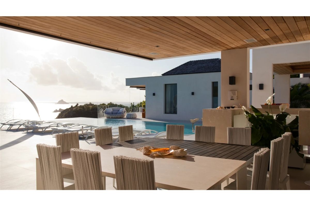Covered patio dining