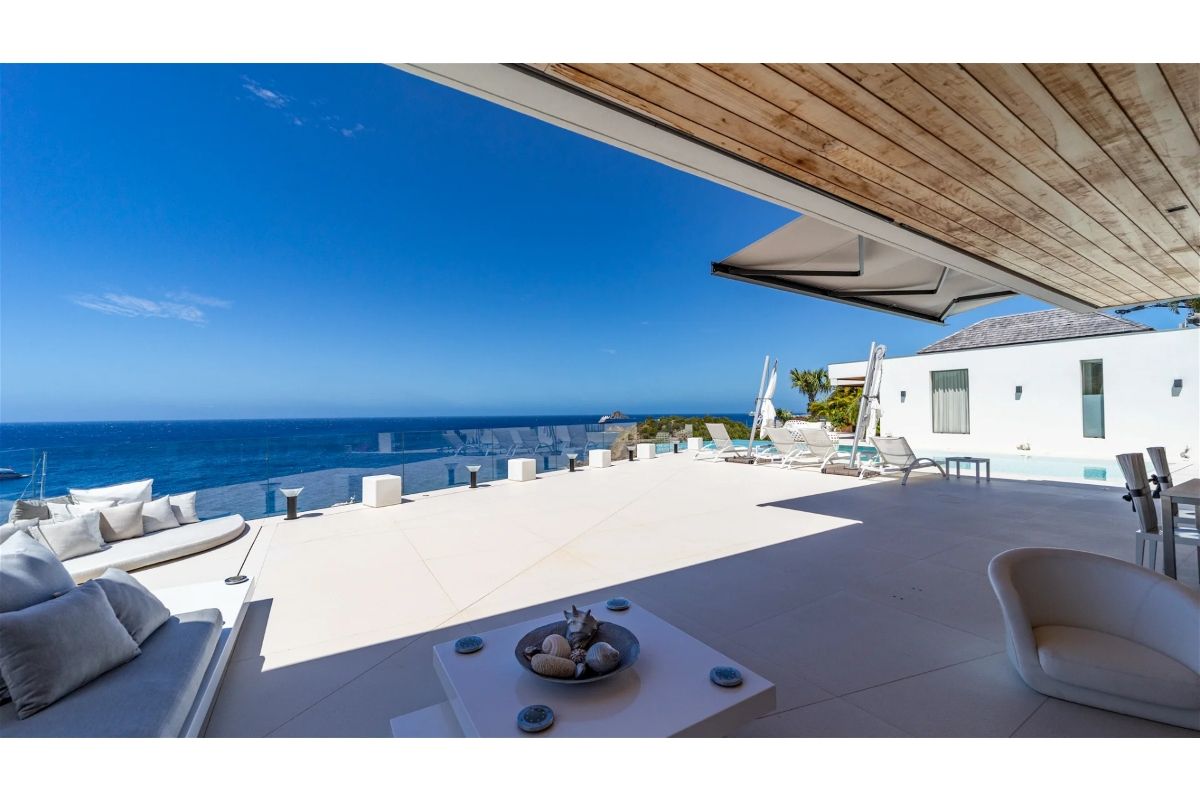 Covered patio living area