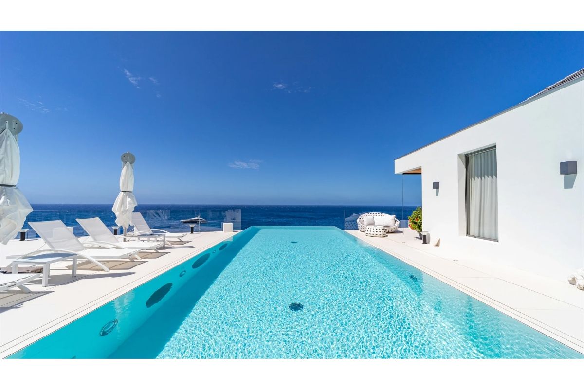 Pool area