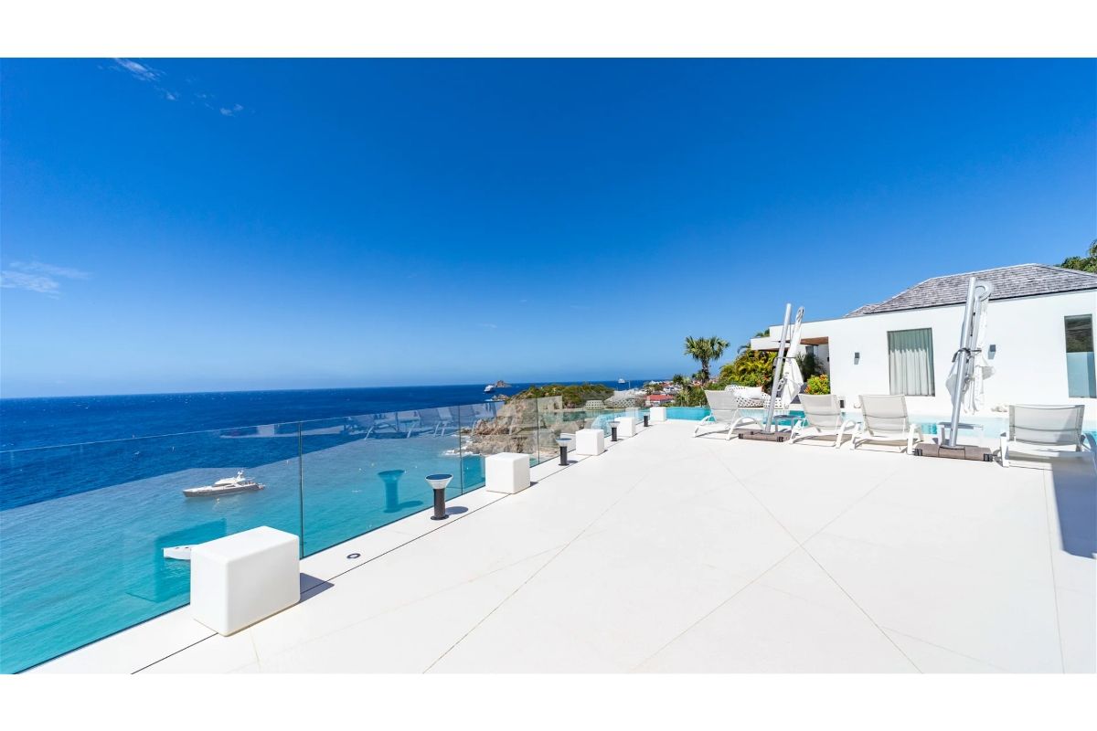 Sun deck