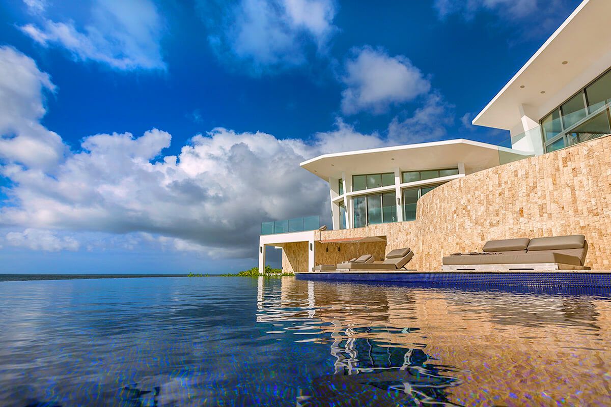Beautiful infinity edge pool