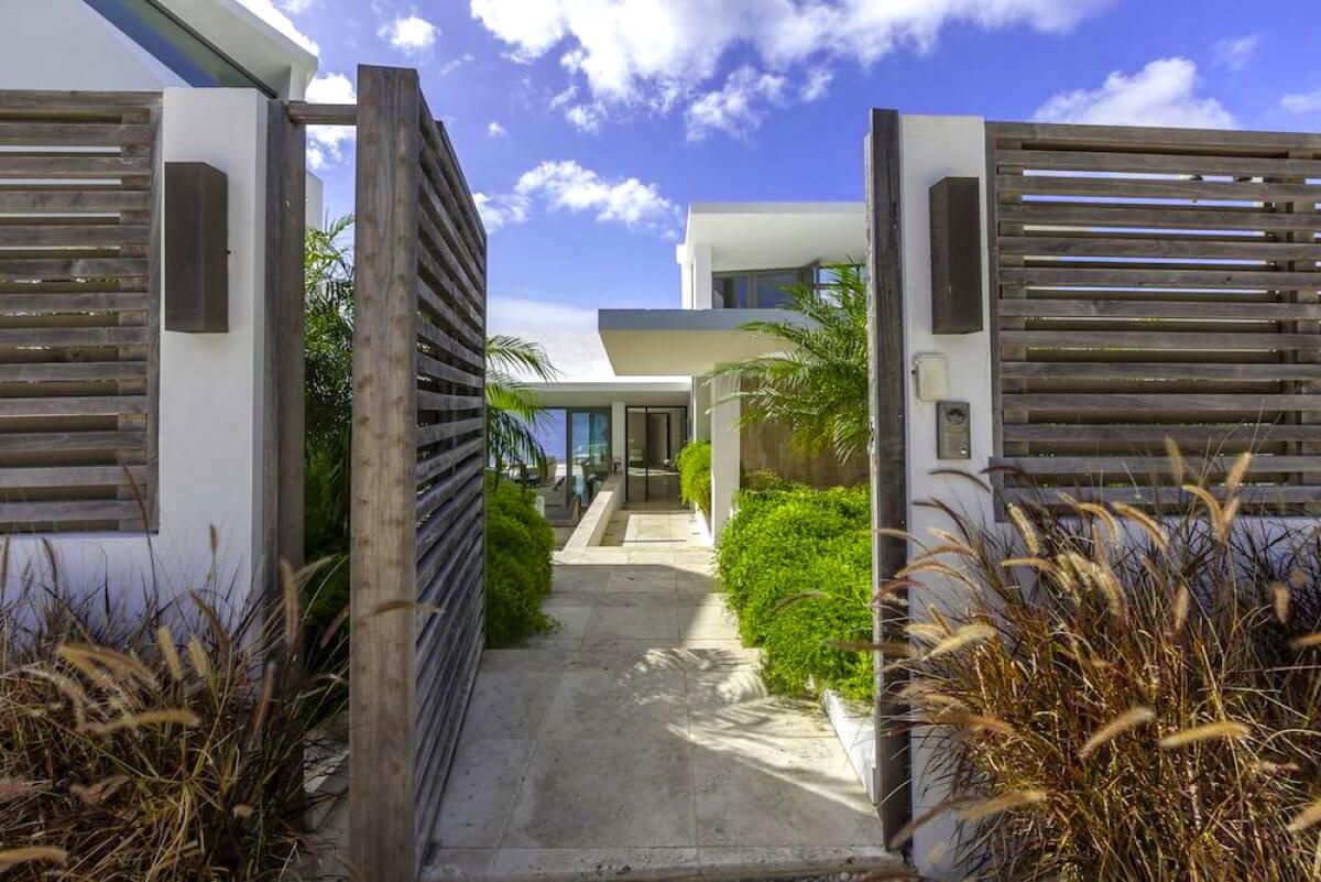 Kishti Villa on Blackgarden villa photo.