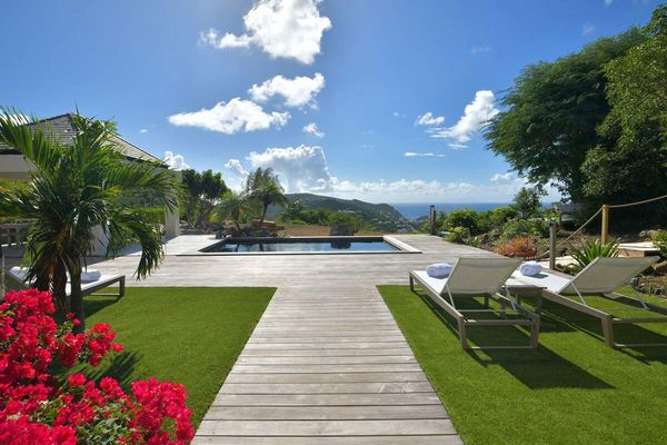 Always Villa is located in Colombier with amazing views of the Caribbean