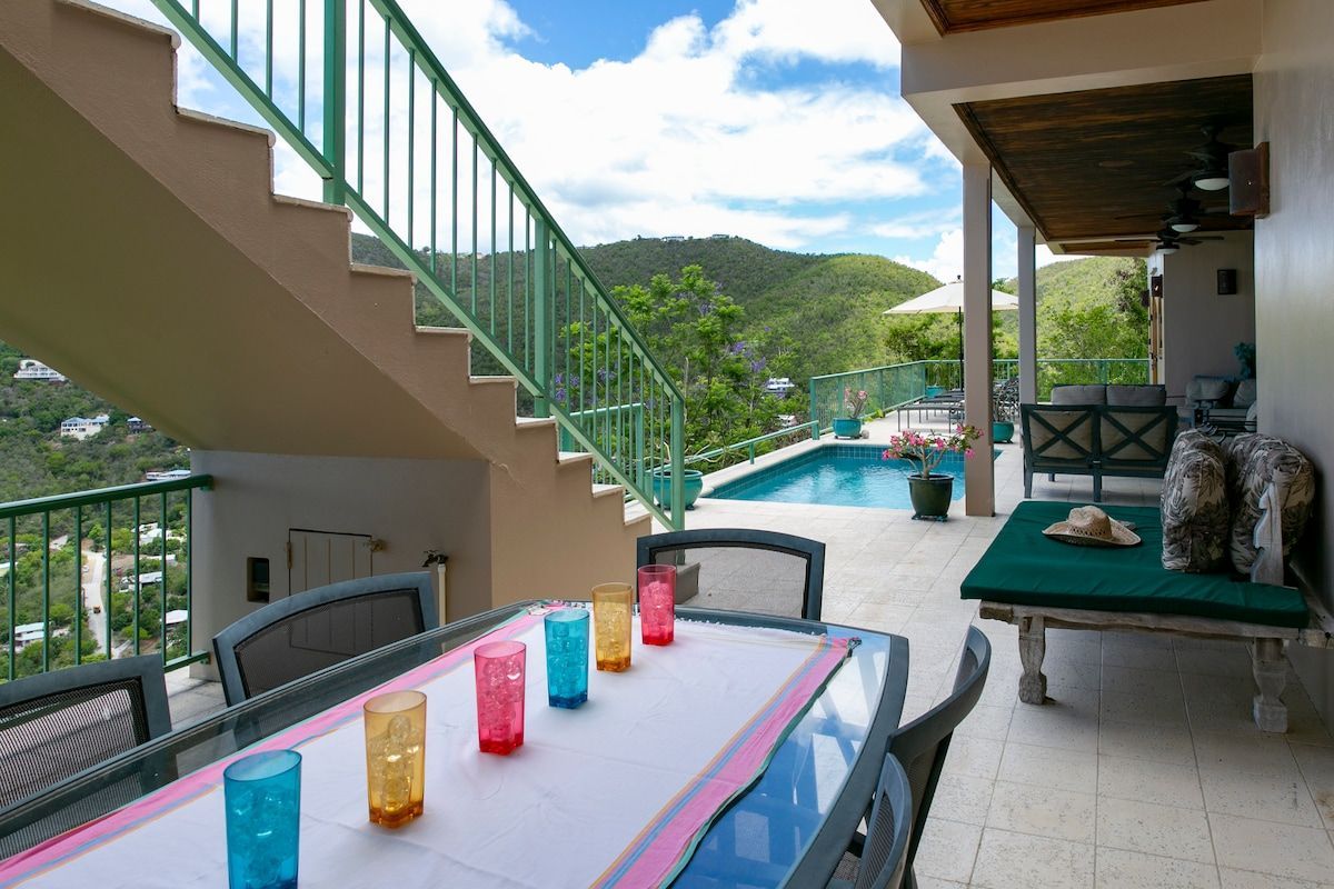 Croix Vista Villa villa photo.