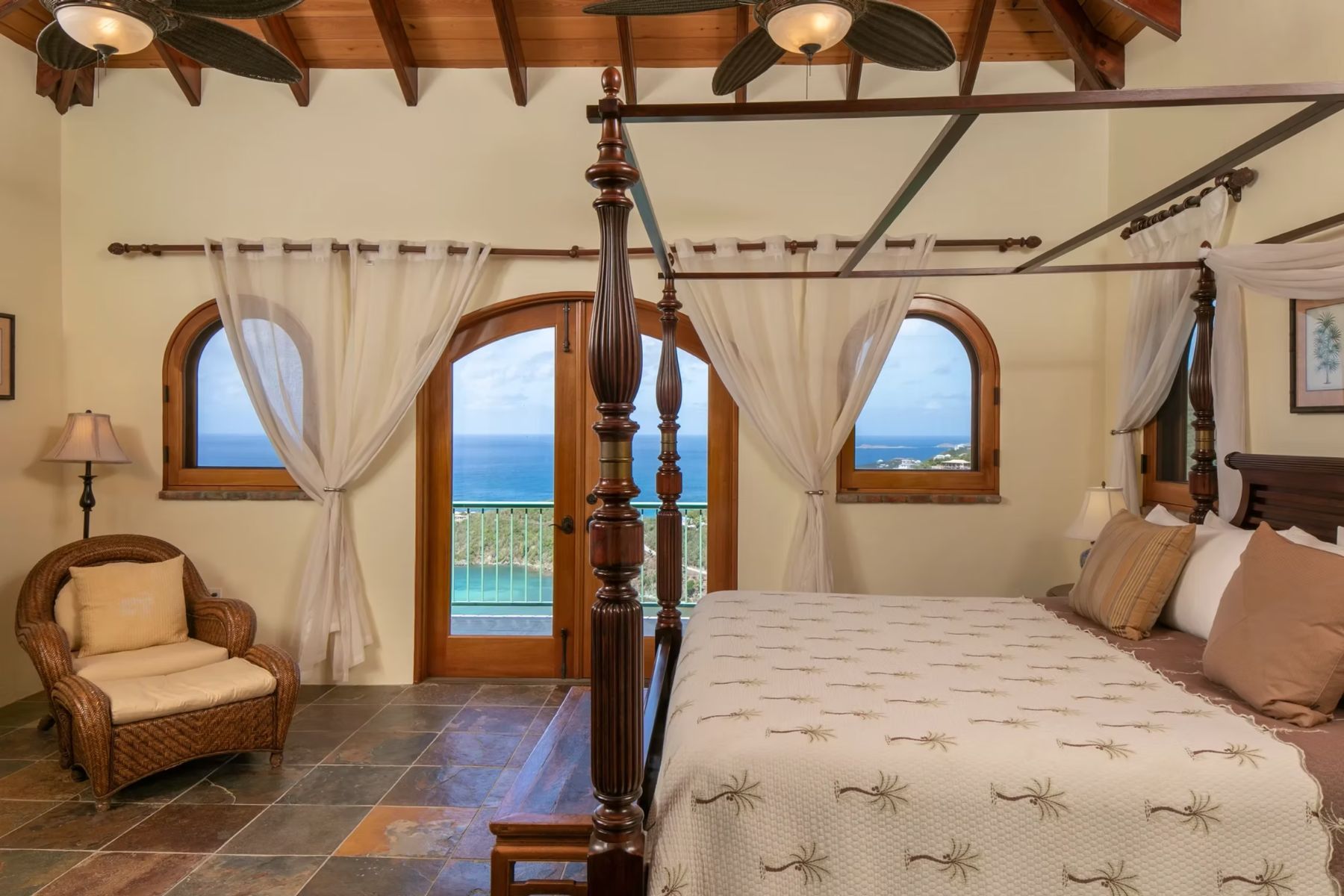 Croix Vista Villa villa photo.