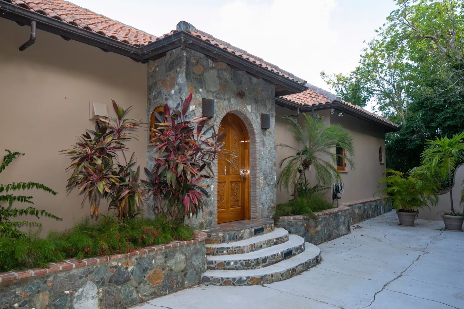 Croix Vista Villa villa photo.