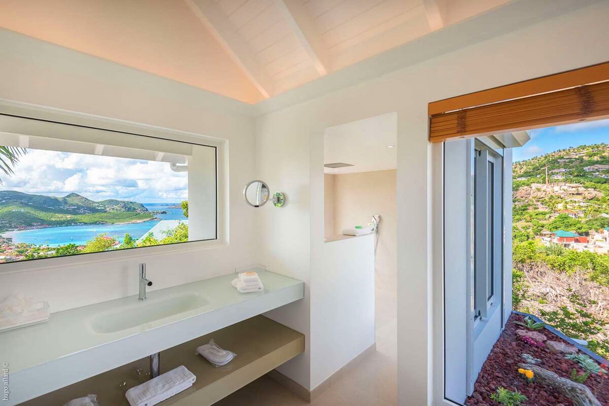 En suite bathroom