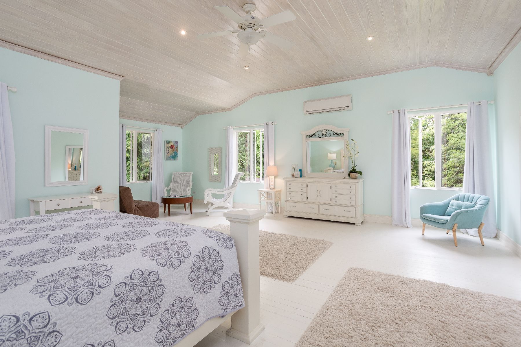 Amberley House villa photo.