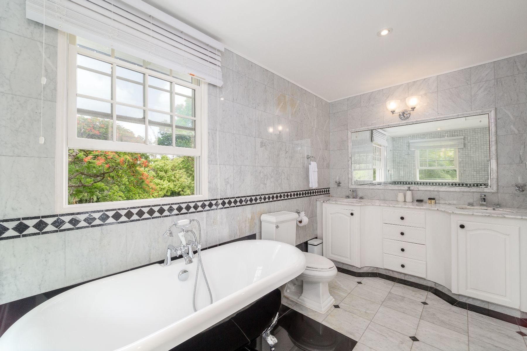 Amberley House villa photo.