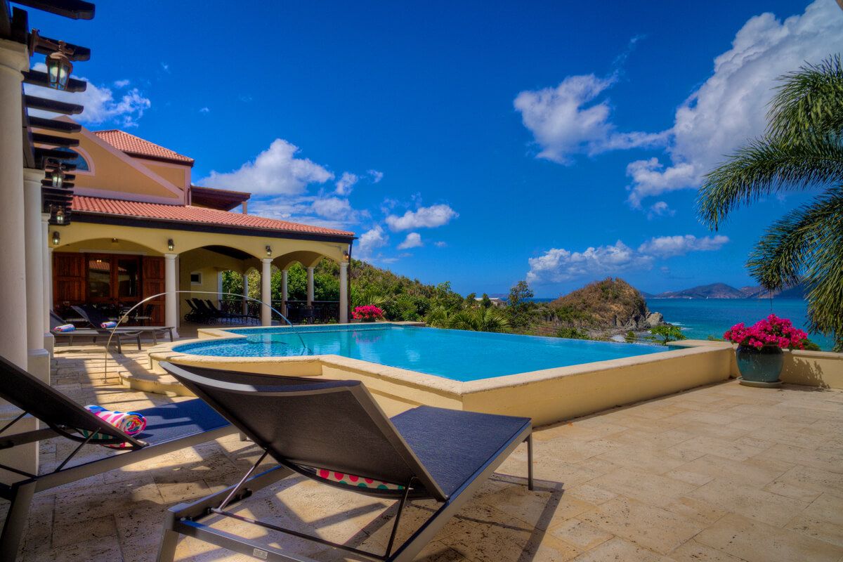 Ariana Villa villa photo.