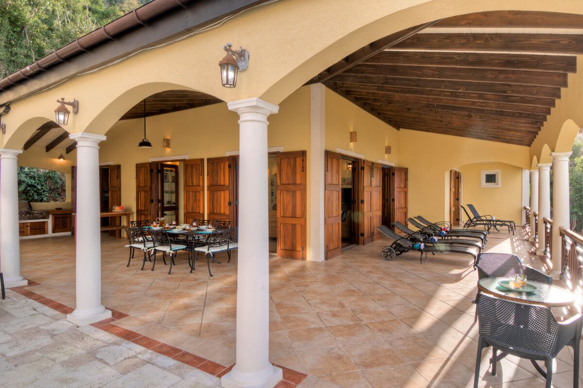 Ariana Villa villa photo.
