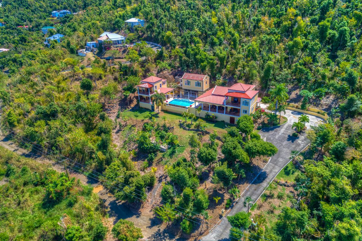 Ariana Villa villa photo.