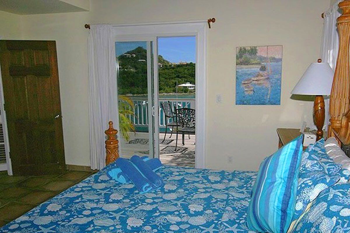 Access to the patio