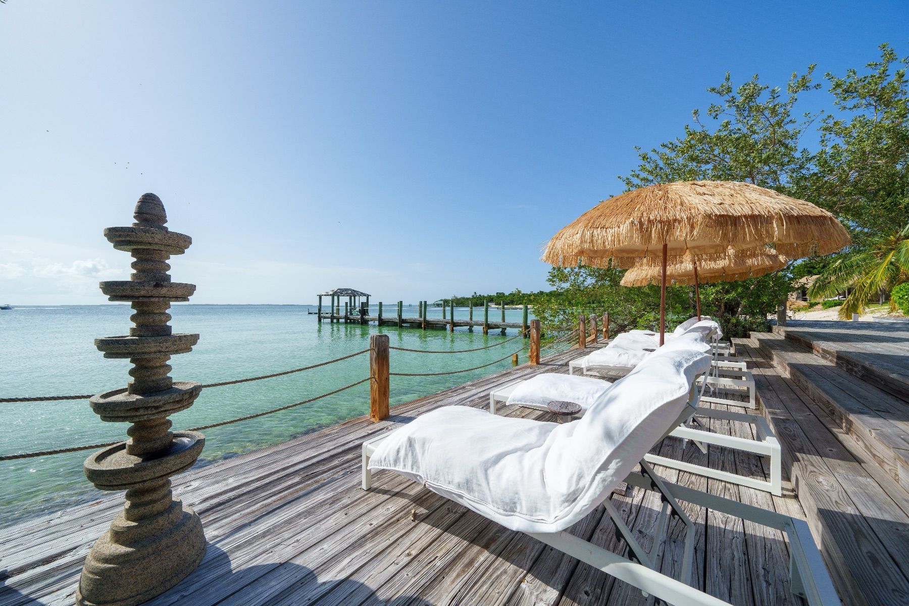 Three Bees at Harbour Island villa photo.