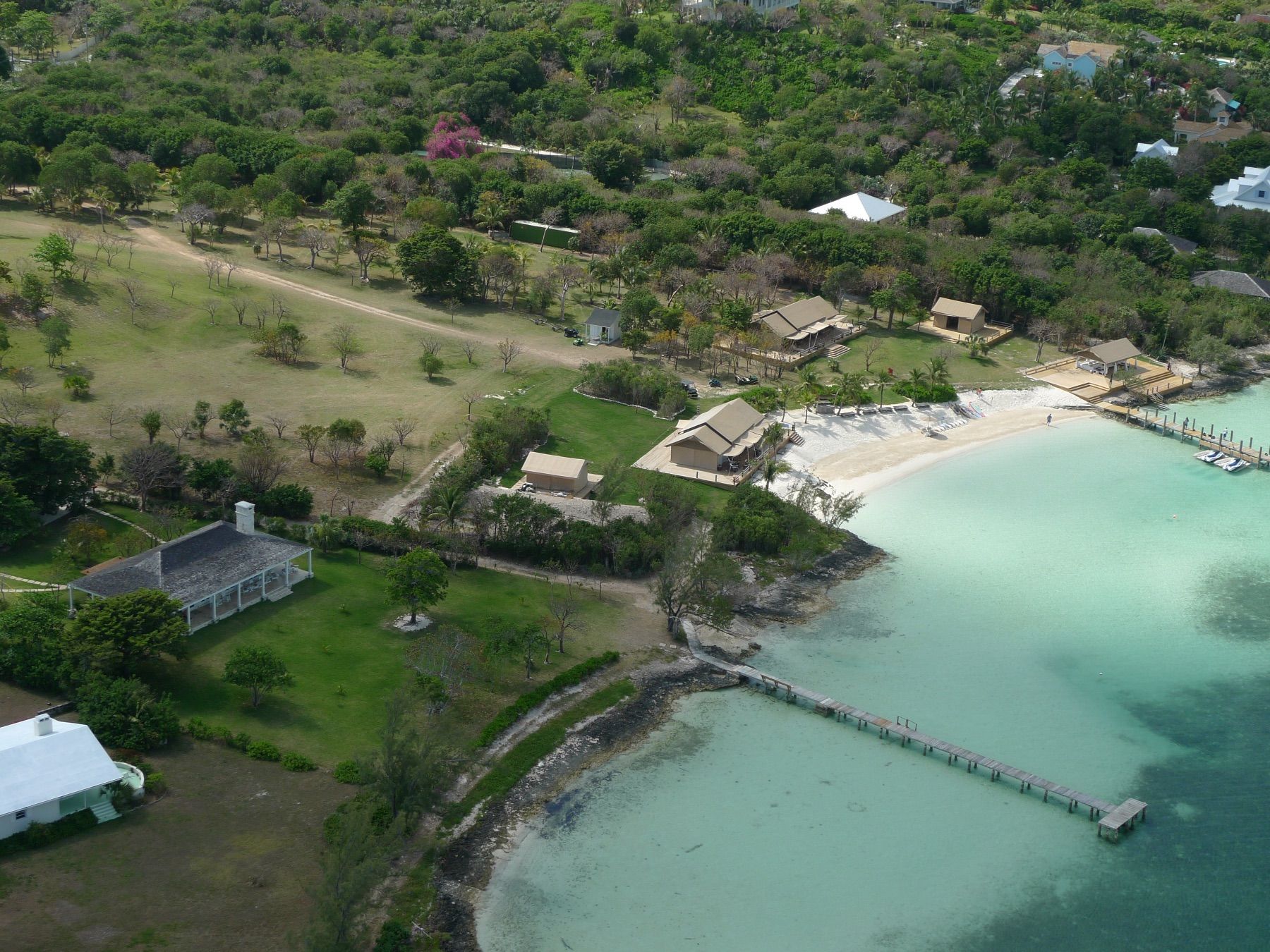 Three Bees at Harbour Island villa photo.