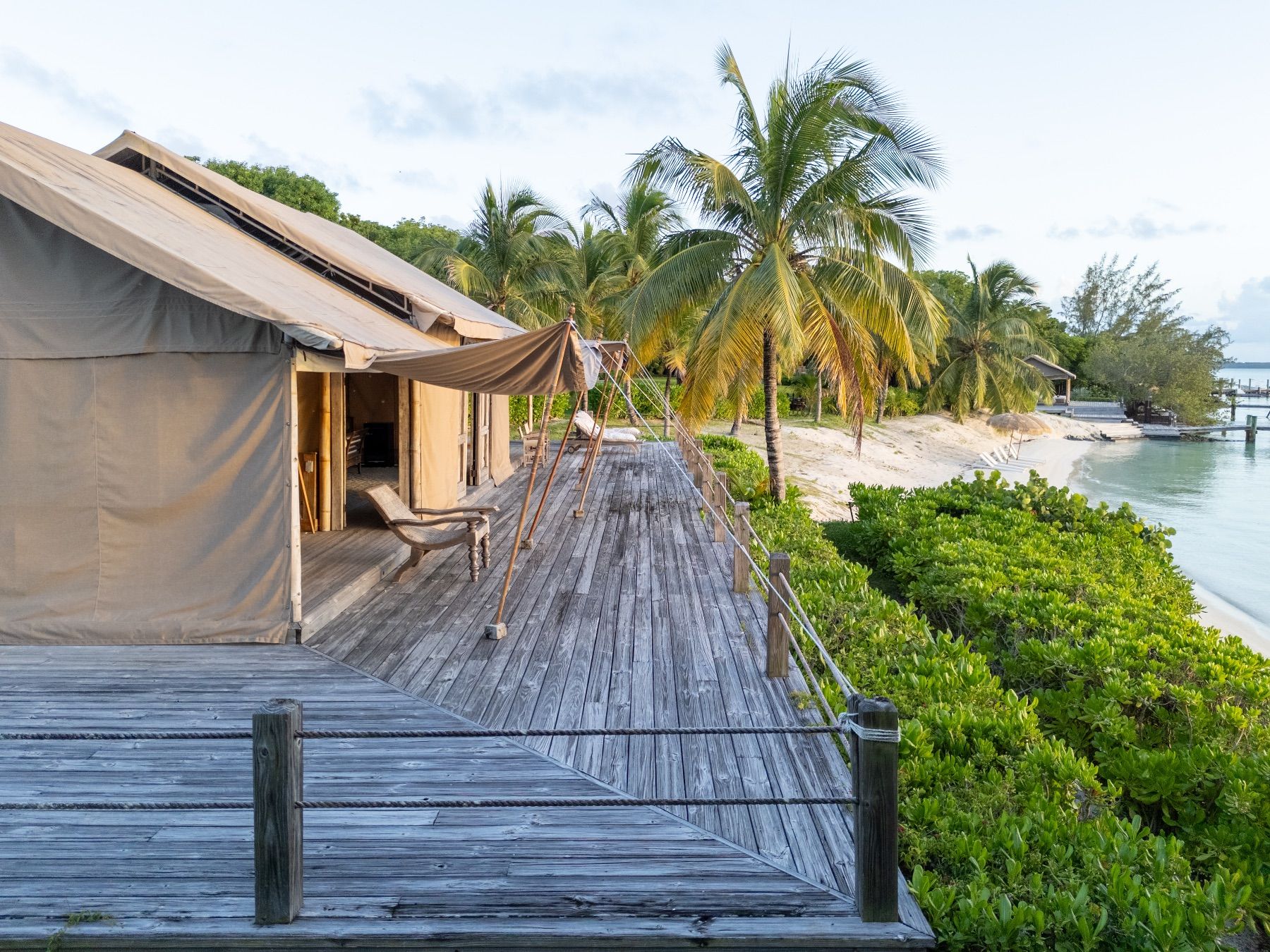 Three Bees at Harbour Island villa photo.