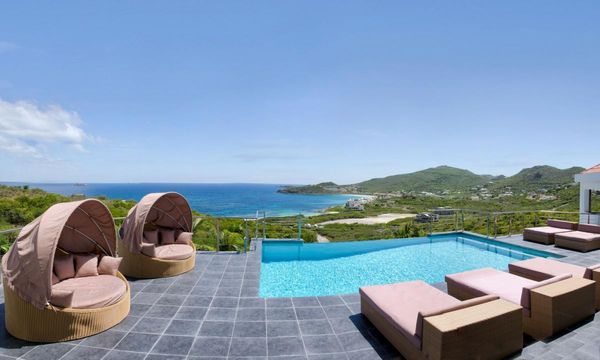 Sea La Vie Villa on St. Martin Lounge in the Caribbean sun at Sea La Vie Villa