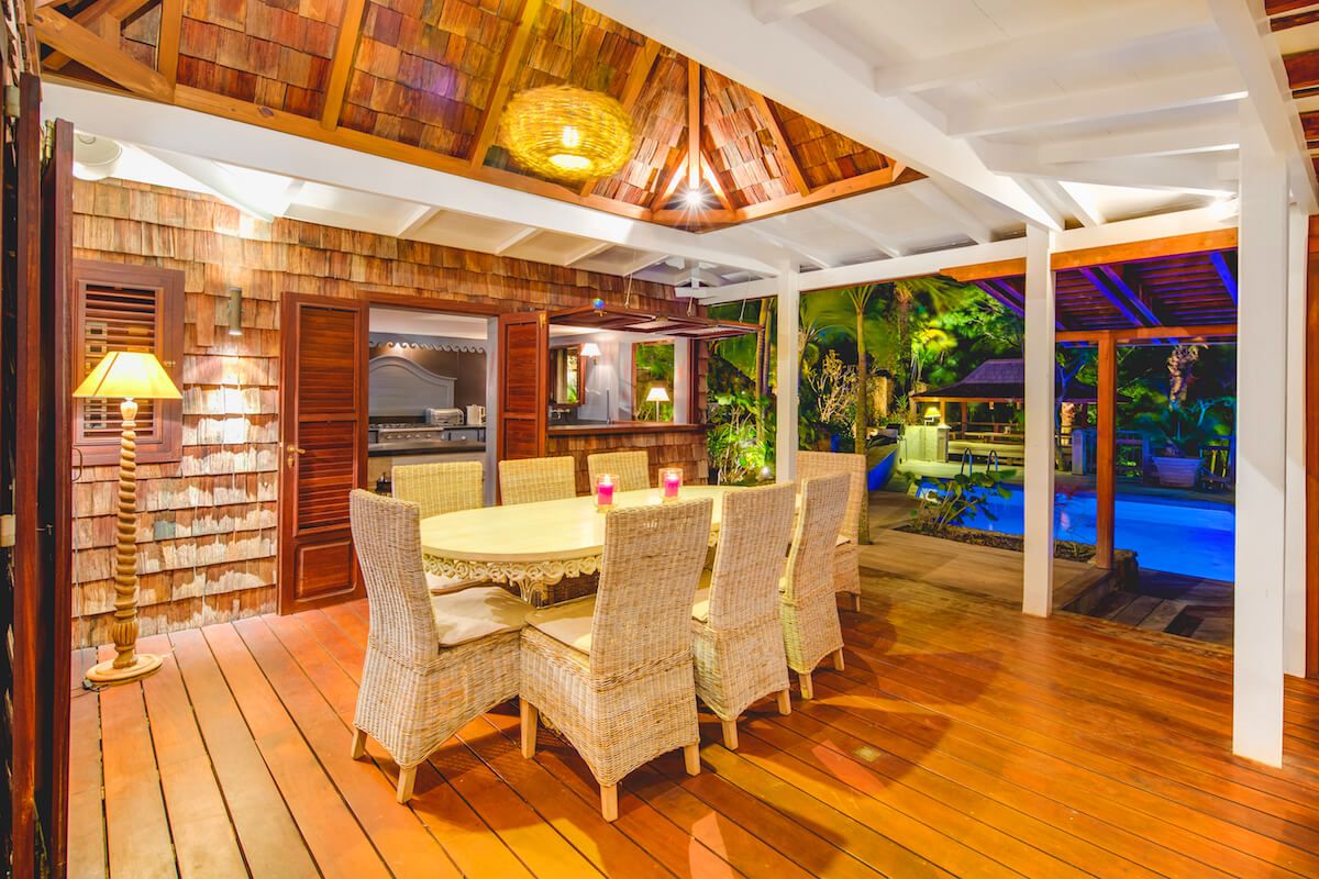 The dining table on the terrace seats eight