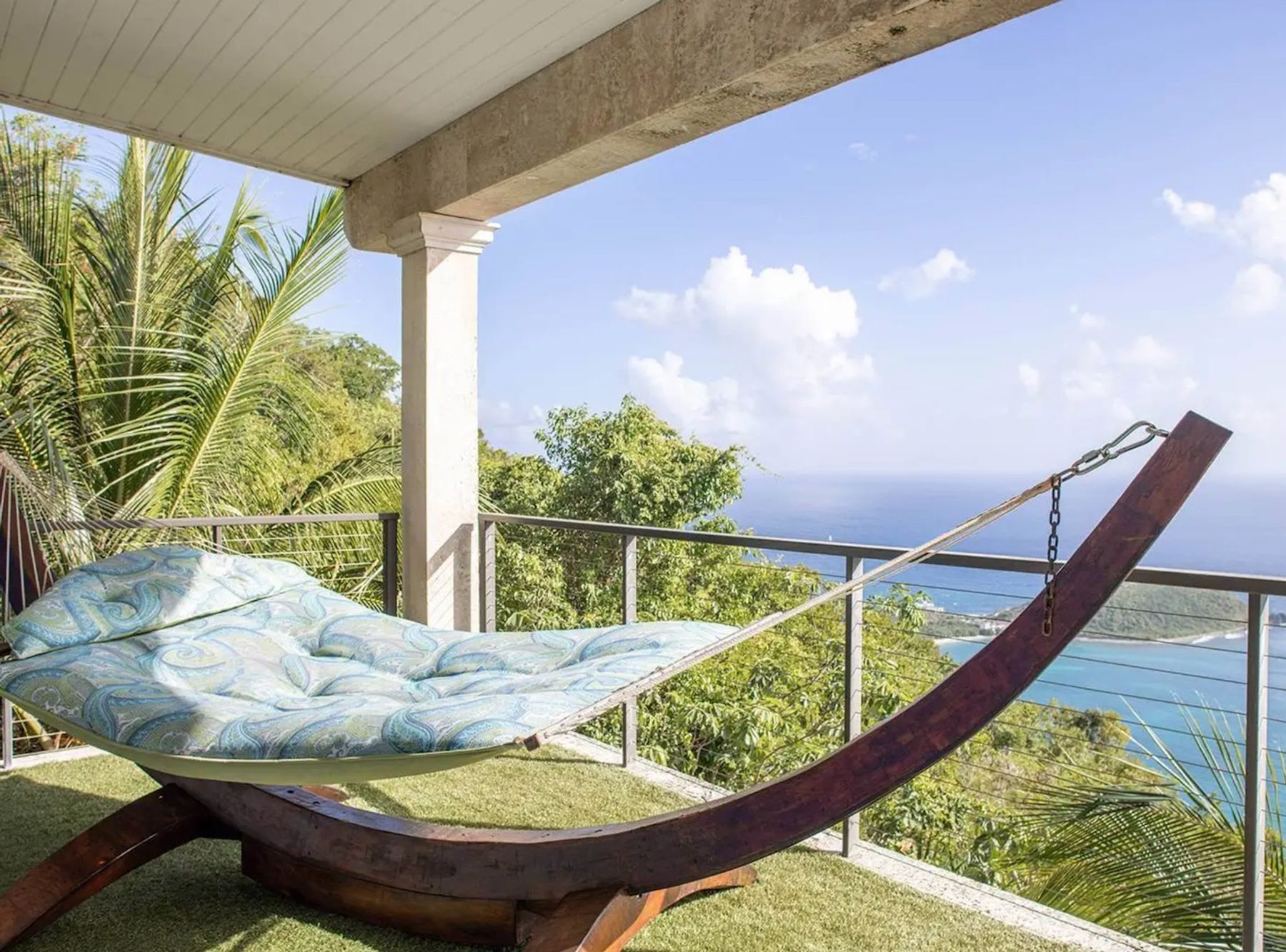 The hammock is situated in the perfect place!