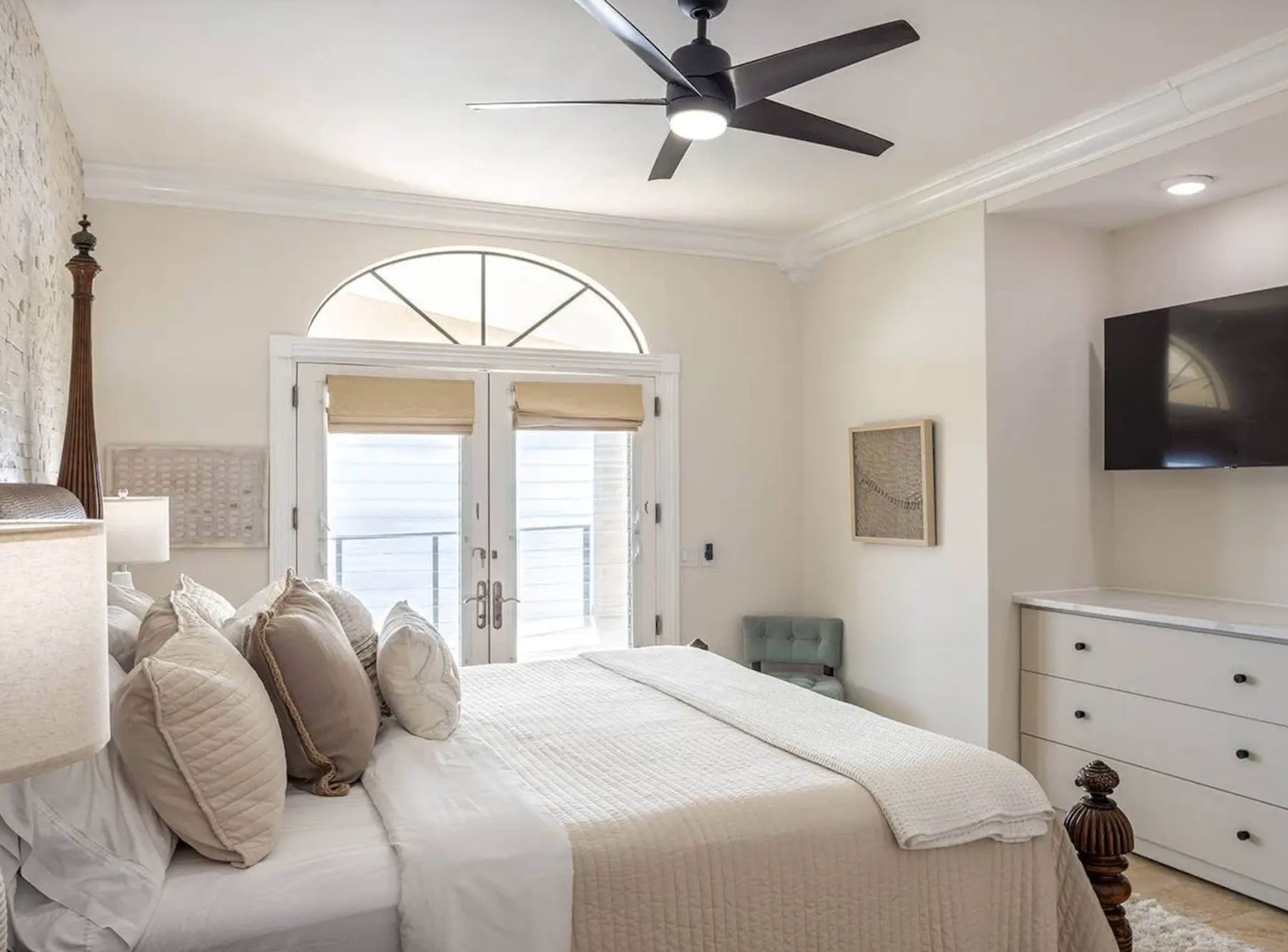 Deja View villa photo.