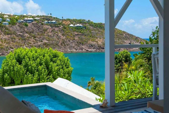 Villa Teora is  located in Marigot overlooking the bay