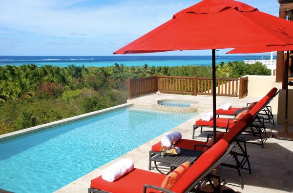 Dreamcatcher Villa is located less than a mile from Shoal Bay Beach