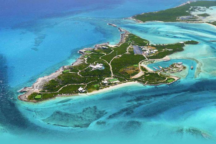 Over Yonder Cay is a spectacular exclusive private island south of Nassau in the Bahamas