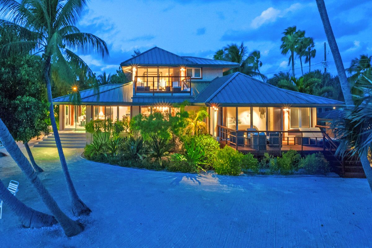 Tarasand Villa villa photo.