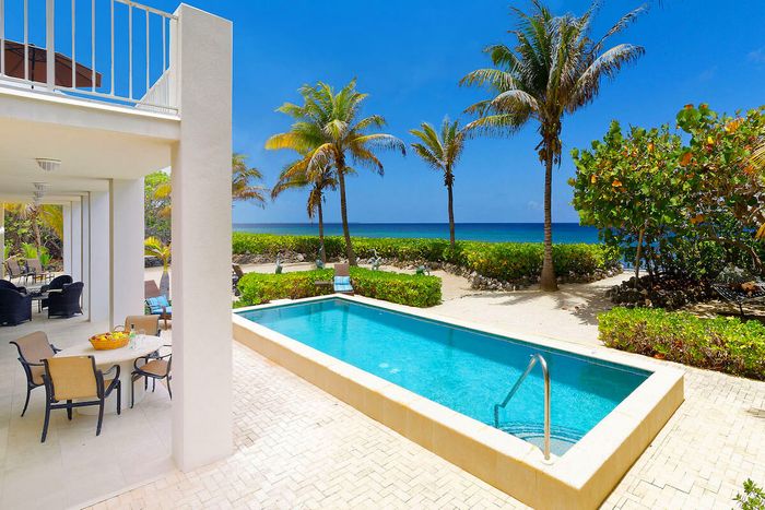 Villa Caymanas is located on the North side of the island on the beach 