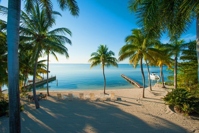 Cos Kai is located on a beautiful beach near Rum Point