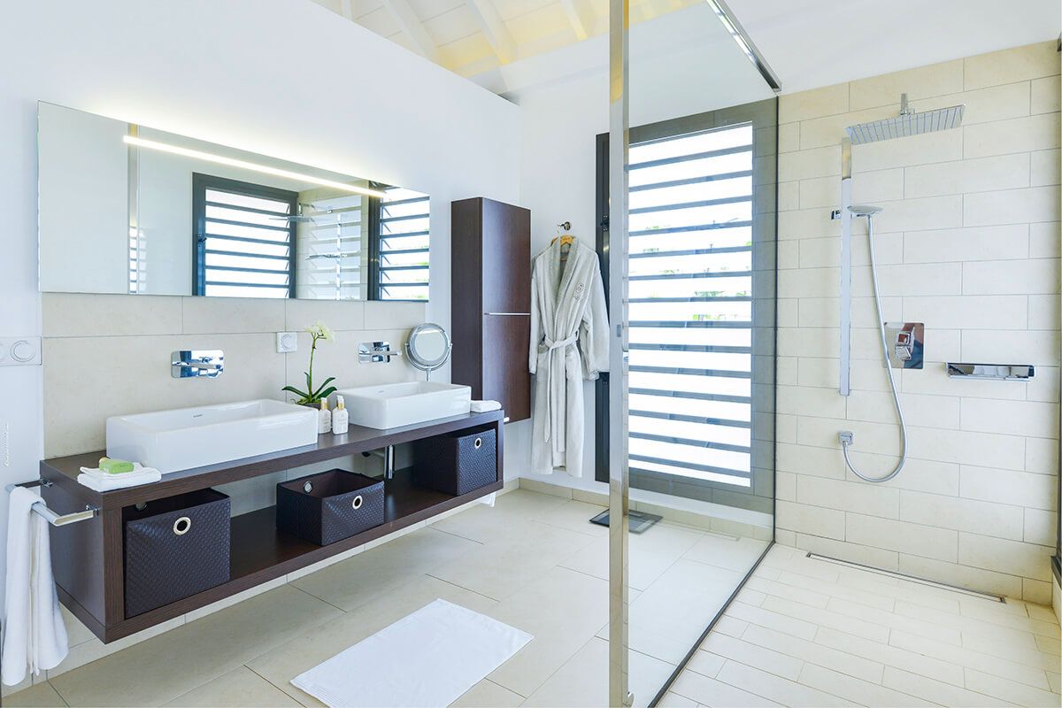 Double vanity shared bathroom