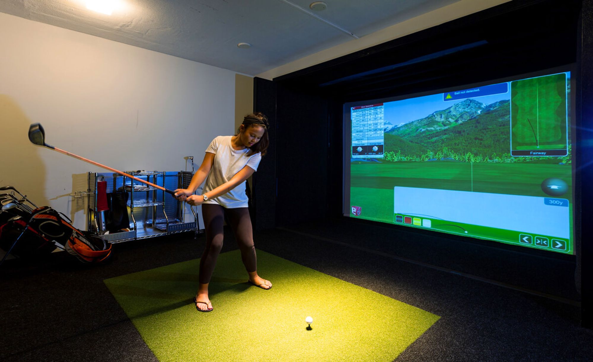 Golf simulator