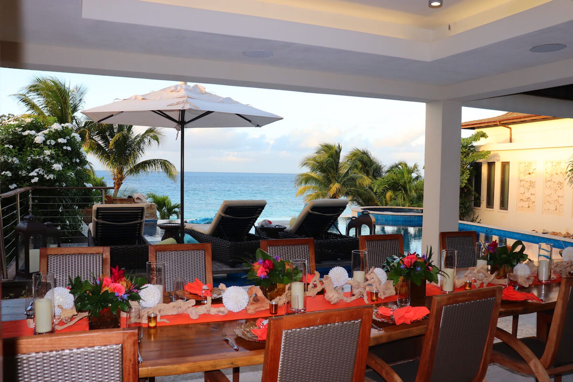 Outdoor dining by the poolside