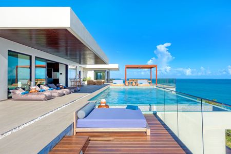 Amandara Villa is located on a cliff side in Terres Basses 