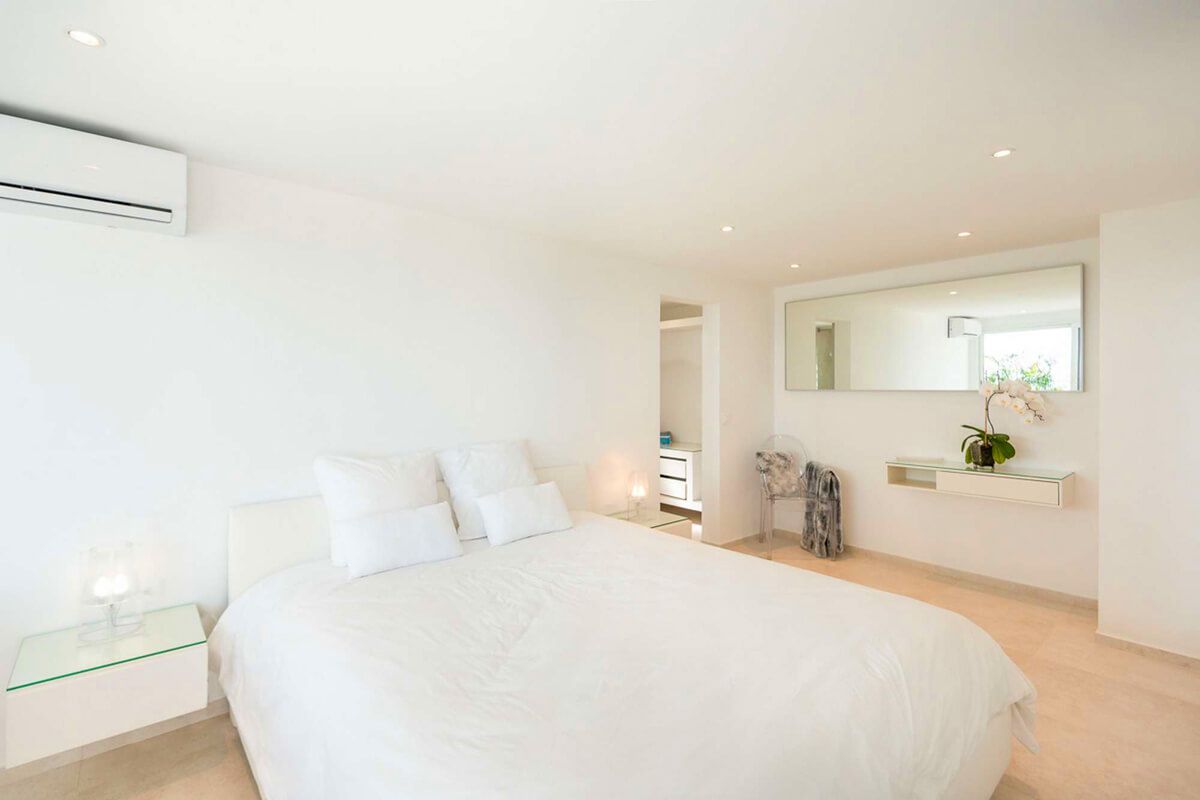King bedroom 
