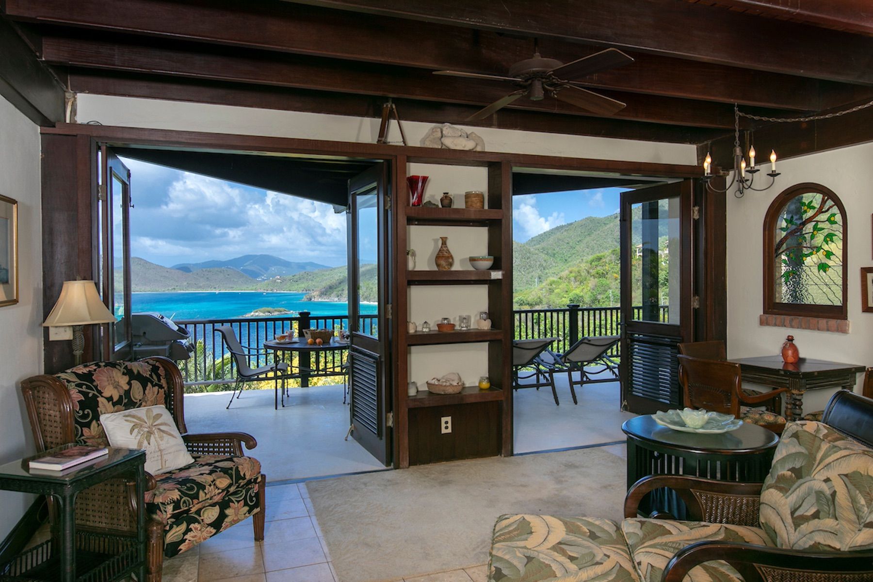 Beautiful North Shore Views from the Honeymoon Suite