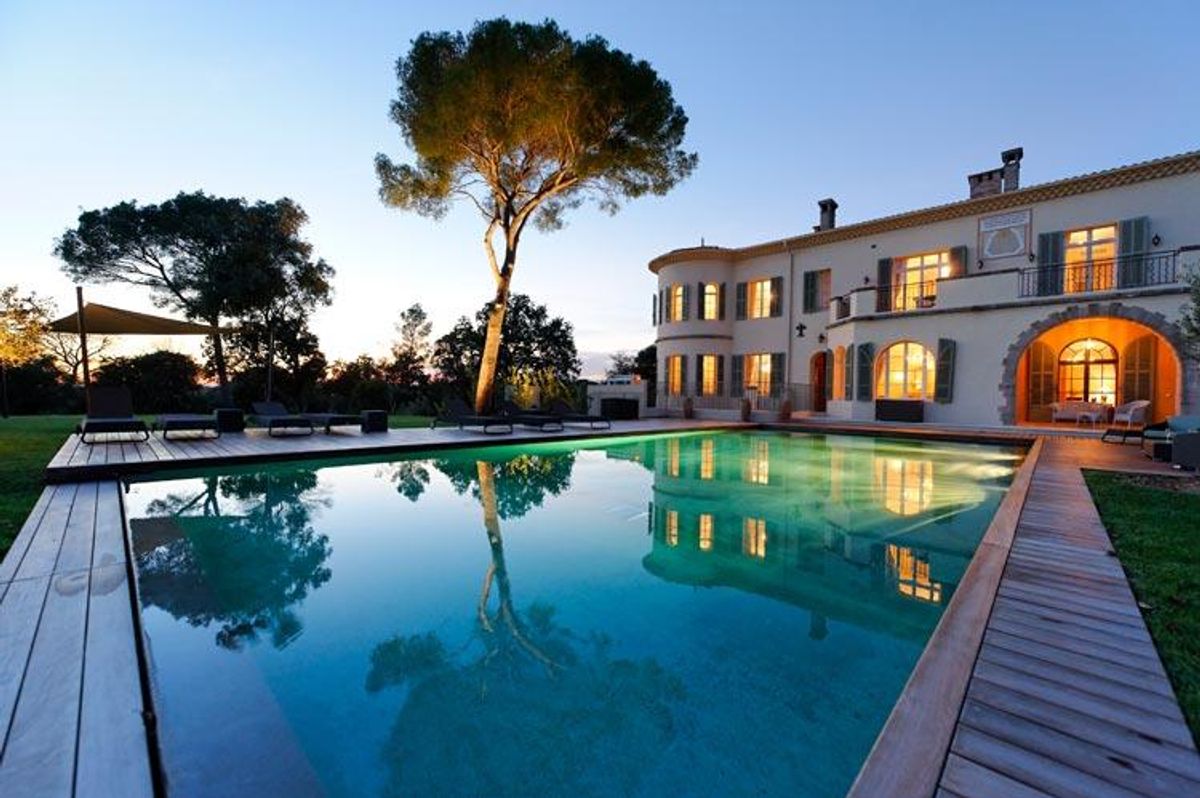 Chateau Lou Casteou villa photo.