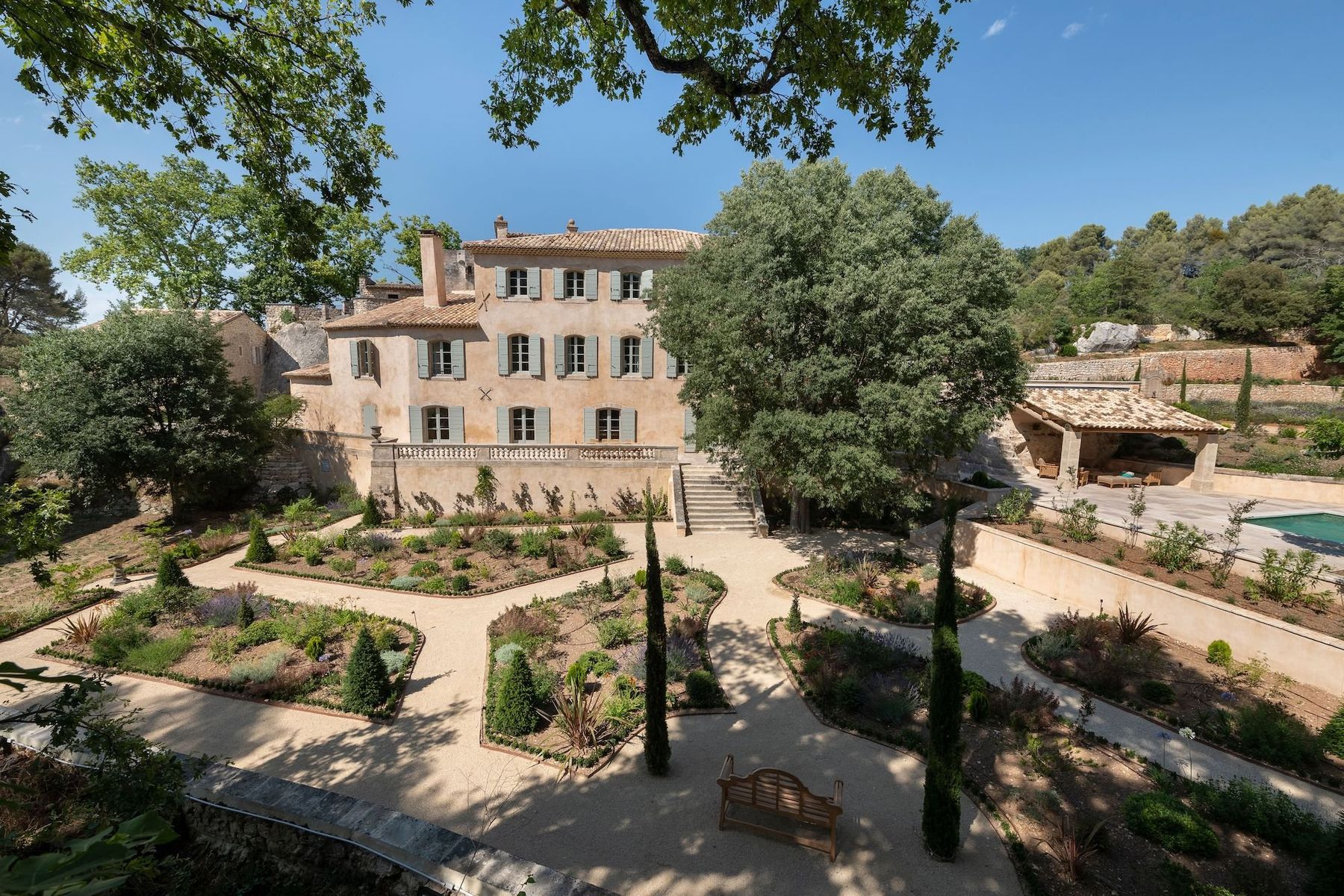 Chateau de Bonnieux photo