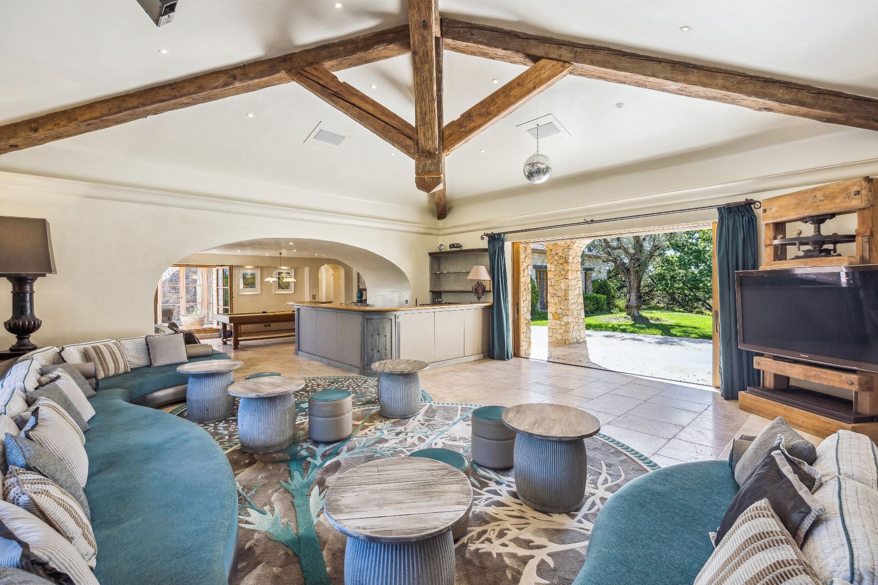 The Kings View villa photo.