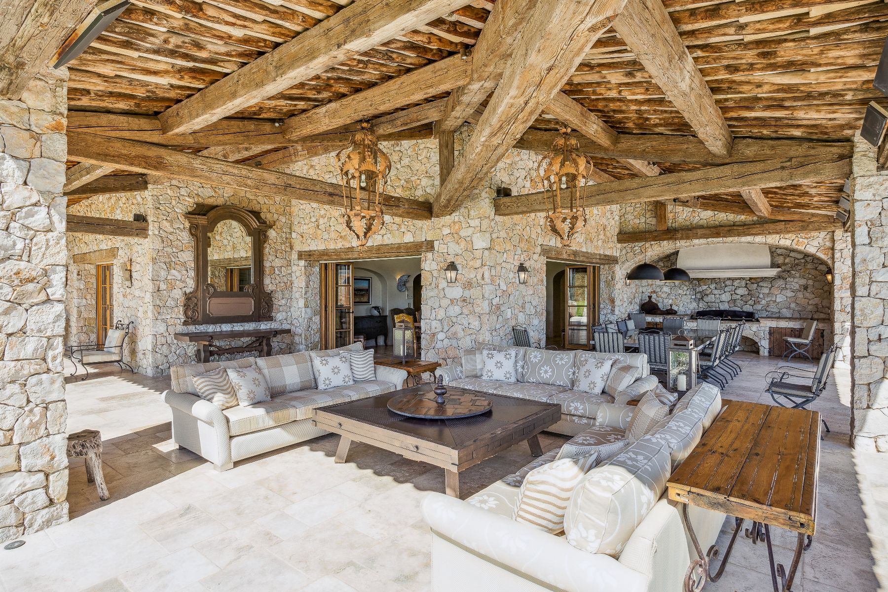 The Kings View villa photo.