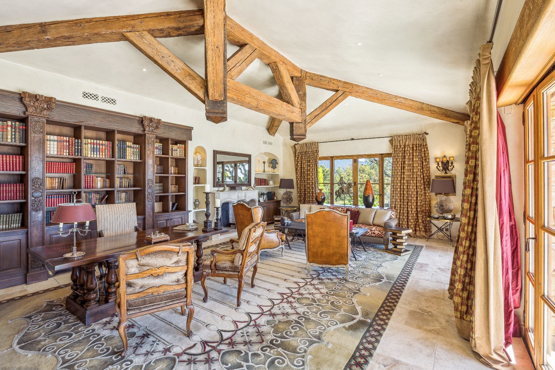 The Kings View villa photo.